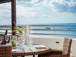 Terrasse : Haus zu kaufen in  Arguineguín Casco, Gran Canaria , am Meer mit Meerblick : Ref 05686-CA
