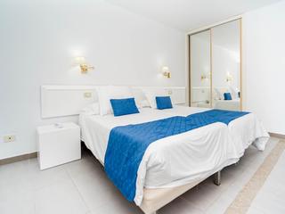 Dormitorio : Estudio , en primera línea en venta en Cura Marina II,  Playa del Cura, Gran Canaria con vistas al mar : Ref 05722-CA