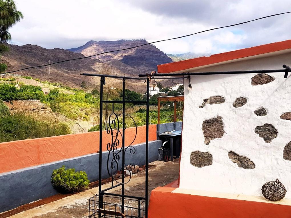 Terrasse : Landsbyhus , I første strandlinje til salgs i  Mogán, Barranco de Mogán, Gran Canaria med valgfri garasje : Ref PM0033-3349