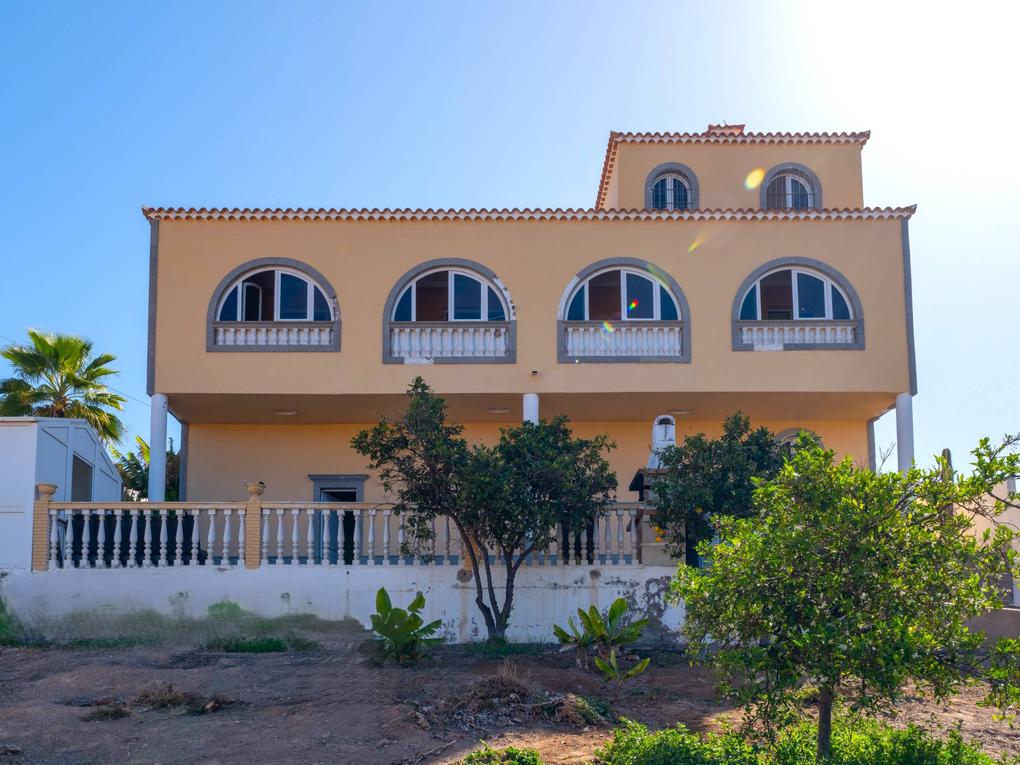 Gevel : Vrijstaand huis te koop in  El Salobre, Gran Canaria  met garage : Ref JC0033-4371
