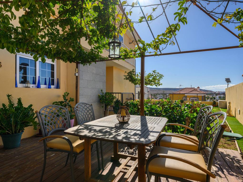 Jardín : Adosado en venta en  Arguineguín Casco, Gran Canaria  con garaje : Ref HC0033-4372