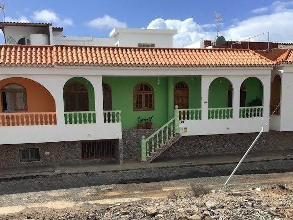 Hus med tomt  till salu  i  El Salobre, Gran Canaria med valbart garage : Ref 0092-00481