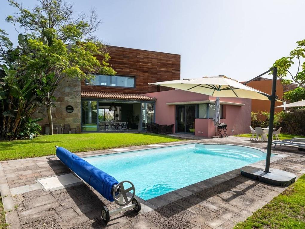 Luxury Villa for sale in  Salobre Golf, Gran Canaria  with garage : Ref AW0033-5148