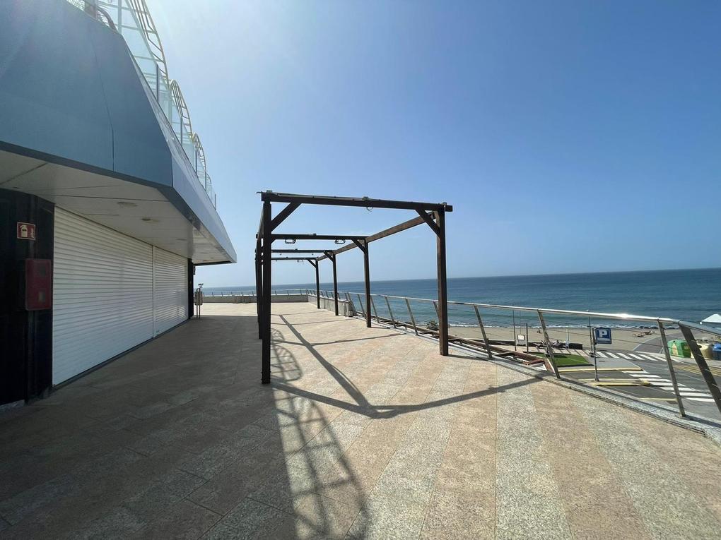 Winkelpand , direct aan het water te koop in  Maspalomas-Meloneras, Gran Canaria met zeezicht : Ref 05343