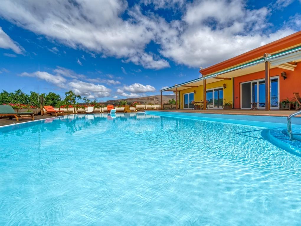 Luxury Villa  for sale in  Monte León, Gran Canaria with garage : Ref 05490-CA