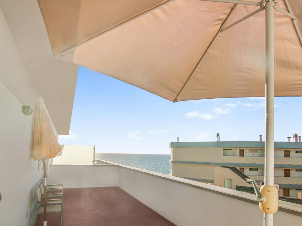 Terrasse : Penthouse leilighet  til salgs i  Arguineguín Casco, Gran Canaria med valgfri garasje : Ref 05519-CA