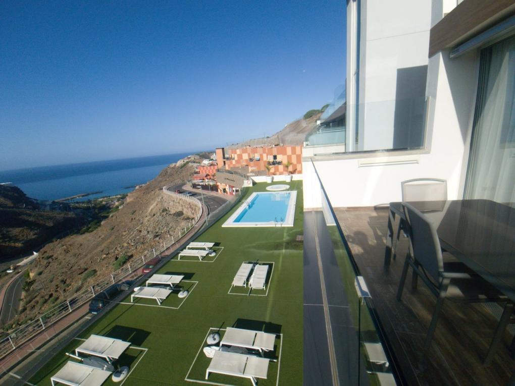 Penthouse  to rent in  Amadores, Gran Canaria with garage : Ref 05495-CA