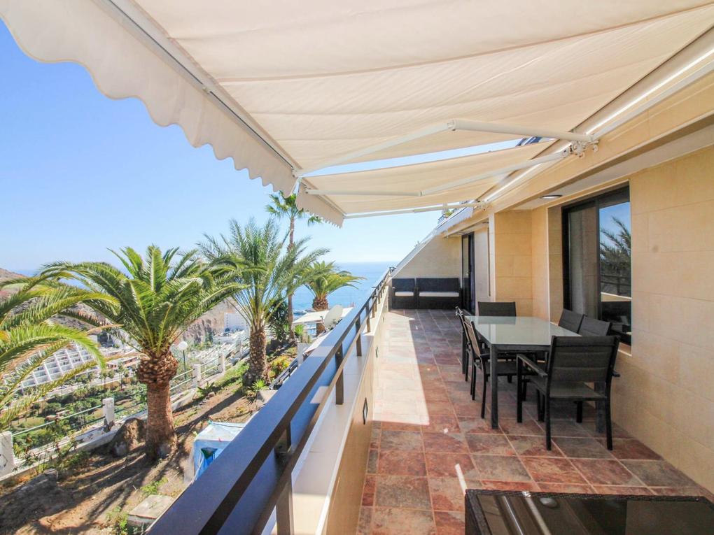 Terraza : Apartamento en venta en Jacaranda,  Puerto Rico, Gran Canaria  con vistas al mar : Ref 05564-CA