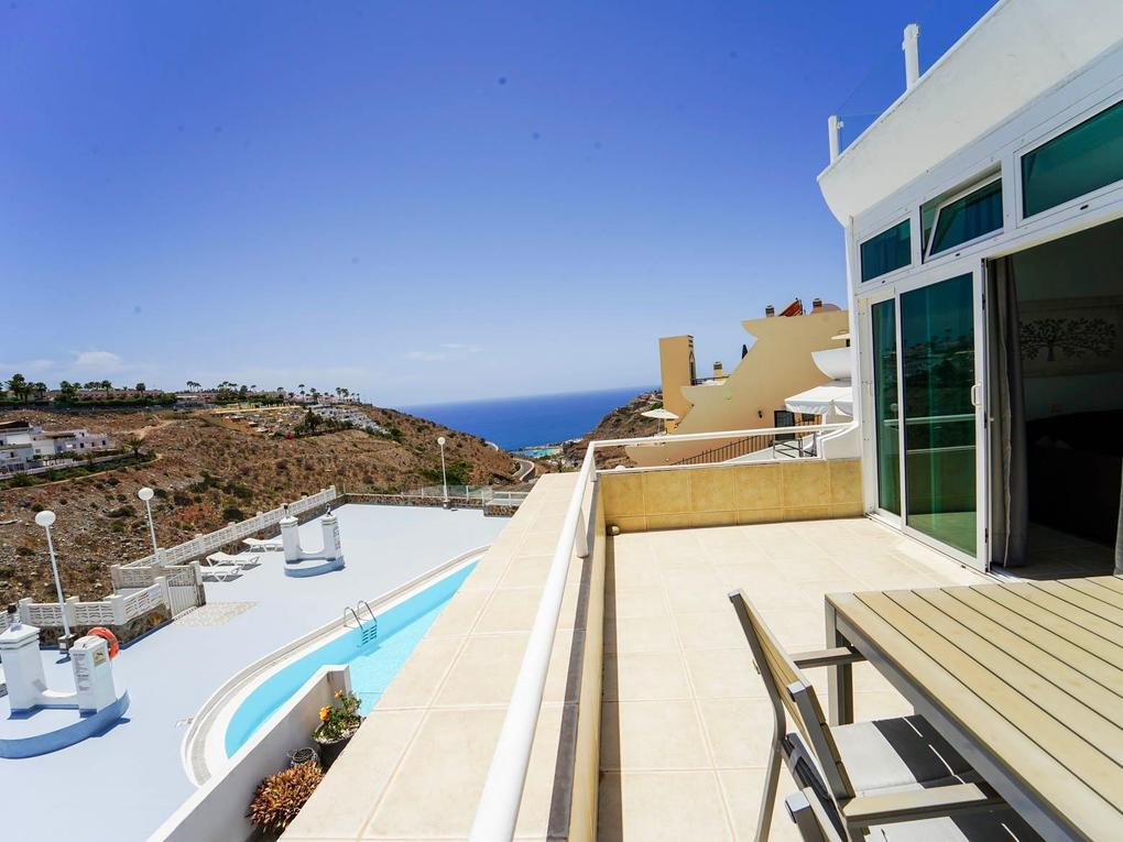 Vistas : Apartamento en venta en Lairaga,  Amadores, Gran Canaria  con vistas al mar : Ref 05591-CA