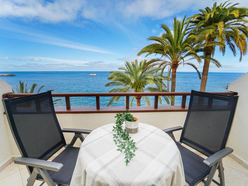 Terrasse : Studioleilighet , I første strandlinje til salgs i Don Carlos,  Arguineguín Casco, Gran Canaria med havutsikt : Ref 05740-CA