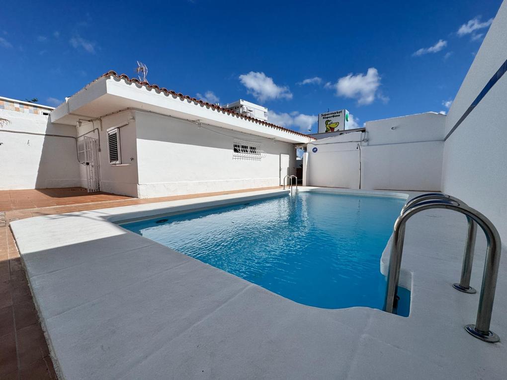 Bungalow  te huur in  Playa del Inglés, Gran Canaria met garage : Ref 06049-CA