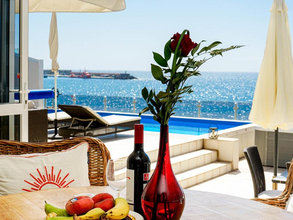 Views : Apartment for sale in  Arguineguín Casco, Gran Canaria , seafront with sea view : Ref 06068-CA