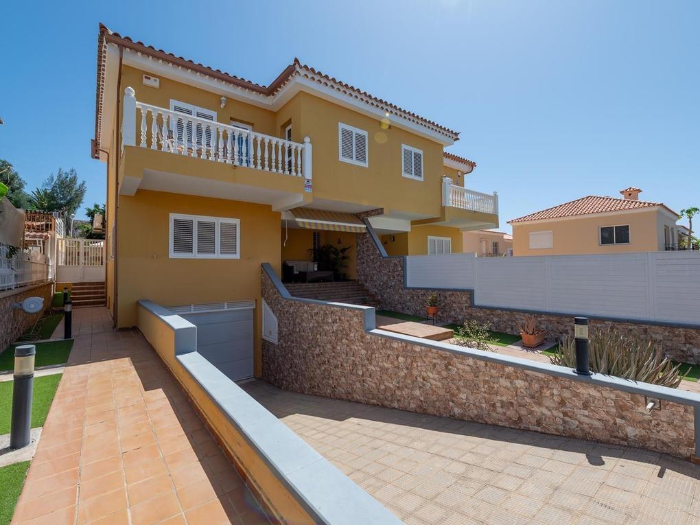 Maison en vente à  San Fernando, Gran Canaria  avec garage : Ref C-773