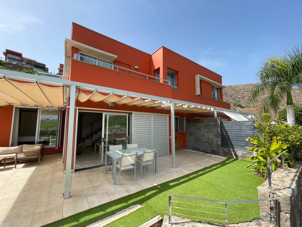Villa  till salu  i  Salobre Golf, Gran Canaria med havsutsikt : Ref 1101