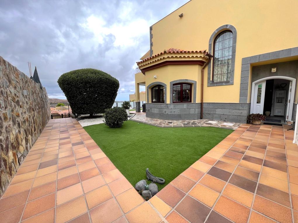 Façade : Maison jumelée  en vente à  Salobre Golf, Gran Canaria avec garage : Ref 1171