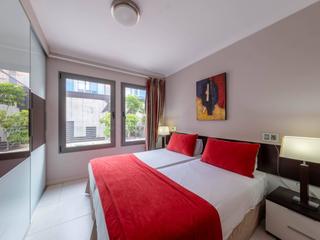 Byggnad  till salu  i  Amadores, Gran Canaria med garage : Ref 0092-00466