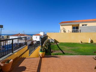 Tuin : Tussenwoning te koop in  Arguineguín Casco, Gran Canaria  met garage : Ref HC0033-4372