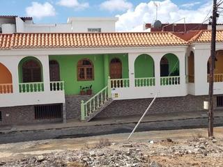 Casa con terreno  en venta en  El Salobre, Gran Canaria con garaje opcional : Ref 0092-00481
