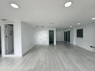 Næringslokal  til salgs i  San Fernando, Gran Canaria  : Ref 05540