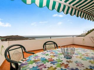 Lägenhet  för uthyrning i Scorpio,  Puerto Rico, Gran Canaria med havsutsikt : Ref 3921