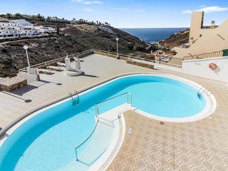 Appartement te huur in Lairaga,  Puerto Rico, Gran Canaria  met zeezicht : Ref 4048