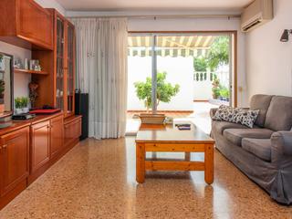 Woonkamer : Rijtjeshuis te koop in Los Jardines,  San Fernando, Gran Canaria  met garage : Ref 05077-CA