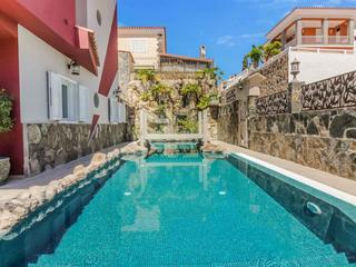 Swimming pool : Single family house  for sale in  Arguineguín, Loma Dos, Gran Canaria with sea view : Ref 05221-CA
