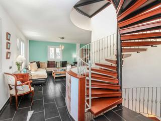 Treppe : Einfamilienhaus  zu kaufen in  Arguineguín, Loma Dos, Gran Canaria mit Meerblick : Ref 05221-CA