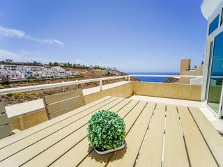 Terrace : Apartment for sale in Lairaga,  Amadores, Gran Canaria  with sea view : Ref 05591-CA