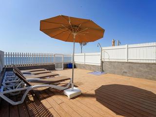 Terrasse : Bungalow til salgs i Miami Beach,  San Agustín, Gran Canaria , I første strandlinje med havutsikt : Ref 05592-CA