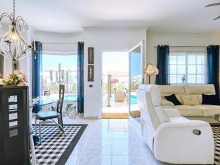 Salon : Maison jumelée  en vente à  Arguineguín, Loma Dos, Gran Canaria avec garage : Ref 05613-CA