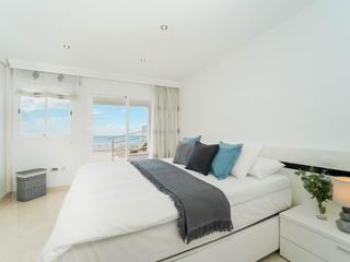 Slaapkamer : Huis te koop in  Arguineguín Casco, Gran Canaria , direct aan het water met zeezicht : Ref 05686-CA