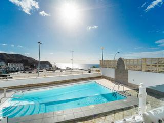 Piscina : Apartamento  en venta en Sanfe,  Puerto Rico, Gran Canaria con vistas al mar : Ref 05680-CA