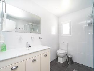 Bathroom : Apartment for sale in Dragos,  Arguineguín Casco, Gran Canaria  with sea view : Ref 05717-CA