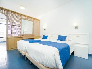 Dormitorio : Estudio en venta en Cura Marina II,  Playa del Cura, Gran Canaria , en primera línea con vistas al mar : Ref 05726-CA