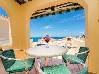 Terraza : Casa  en venta en  Arguineguín, Loma Dos, Gran Canaria con garaje : Ref 05766-CA