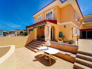 Fachada : Casa  en venta en  Arguineguín, Loma Dos, Gran Canaria con garaje : Ref 05766-CA