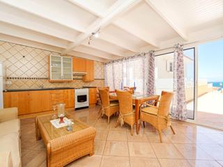 Salón-comedor : Casa  en venta en  Arguineguín, Loma Dos, Gran Canaria con garaje : Ref 05766-CA