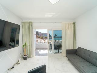Wohnzimmer : Apartment  zu kaufen in Navesa,  Puerto Rico, Gran Canaria mit Meerblick : Ref 05747-CA
