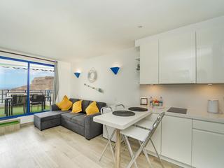 Woonkamer : Appartement  te koop in Vista Taurito,  Taurito-Playa de Mogán, Gran Canaria met zeezicht : Ref 05773-CA