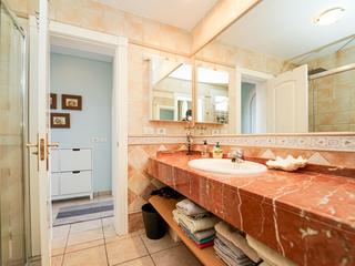 Badkamer : Appartement  te koop in Loma Verde,  Arguineguín, Loma Dos, Gran Canaria met zeezicht : Ref 05846-CA
