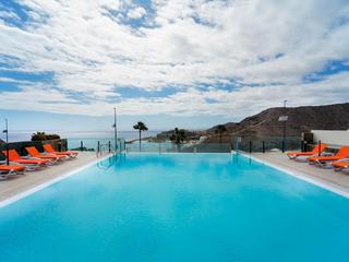 Apartamento en venta en Residencial Ventura,  Arguineguín, Loma Dos, Gran Canaria  con garaje : Ref 05861-CA