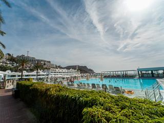 Pool : Bungalow till salu  i Ocean Beach Club,  Playa del Cura, Gran Canaria , i första raden  : Ref 05875-CA