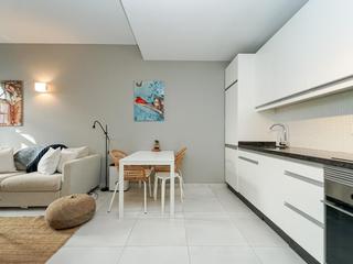 Woonkamer : Appartement te koop in  Mogán, Puerto y Playa de Mogán, Gran Canaria , direct aan het water  : Ref 05882-CA