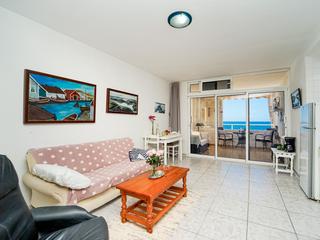 Salón : Estudio en venta en Don Carlos,  Arguineguín Casco, Gran Canaria , en primera línea con vistas al mar : Ref 05928-CA
