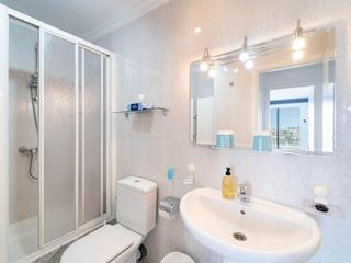 Bathroom : Apartment for sale in Doñana,  Patalavaca, Gran Canaria , seafront with sea view : Ref 06154-CA