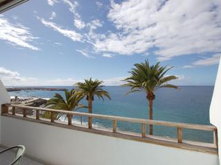 Terras : Studio , direct aan het water te koop in  Arguineguín Casco, Gran Canaria met zeezicht : Ref S915A