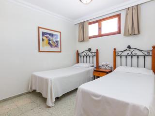 Slaapkamer : Appartement te koop in  Playa del Inglés, Gran Canaria  met zeezicht : Ref 7256