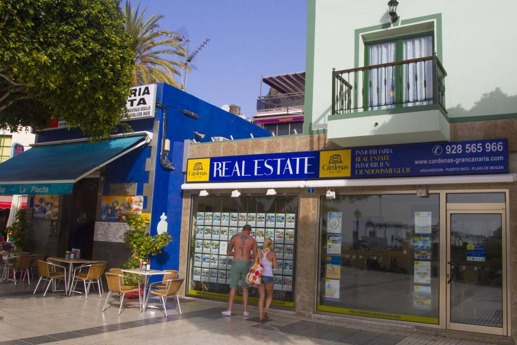 Cardenas Real Estate Office in Puerto de Mogán