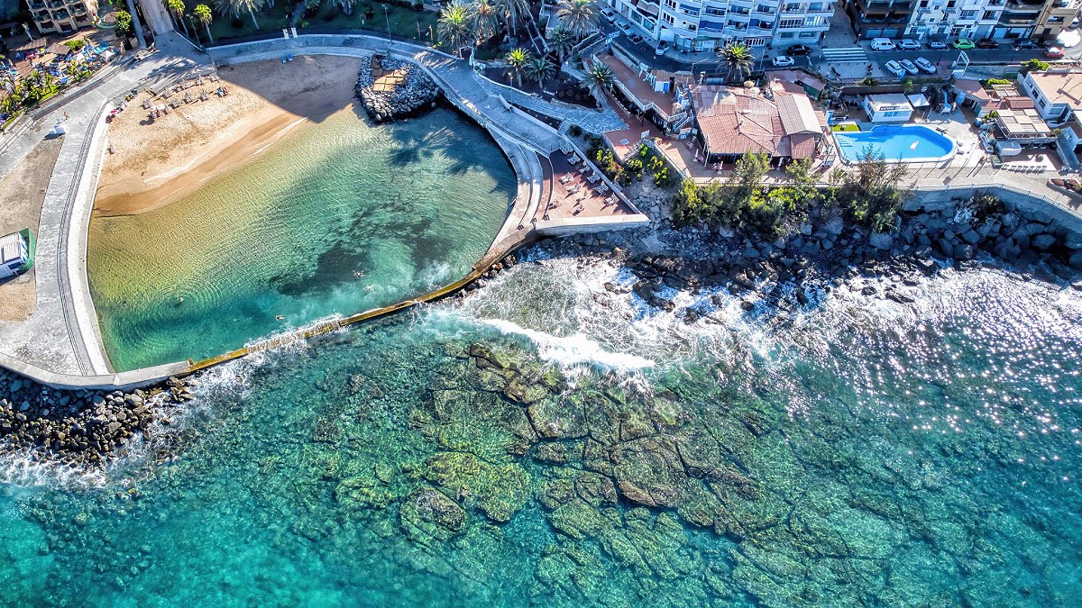 Arguineguín, Gran Canaria, flygfoto över stranden Costa Alegre